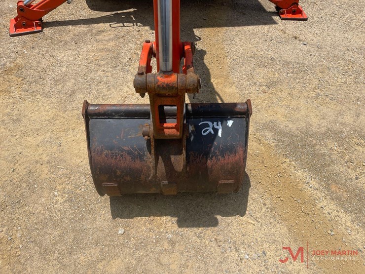 1997-kubota-b21-loader-backhoe-image-13