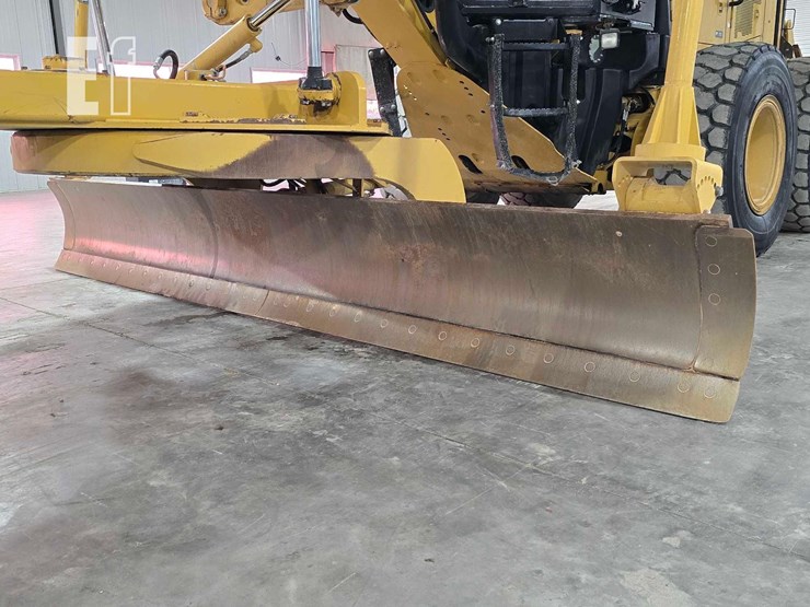 2010-caterpillar-160m-image-9