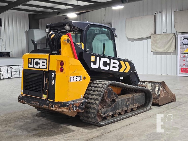 2022-jcb-3ts-8t-image-3