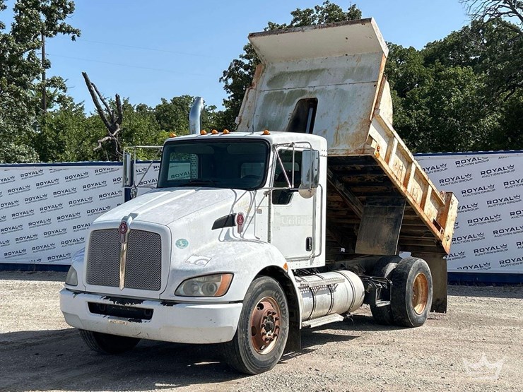 2009-kenworth-t300-s/a-dump-truck-image-1