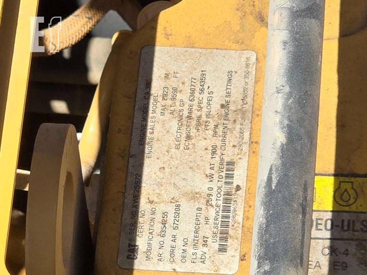 2024-caterpillar-340-image-27
