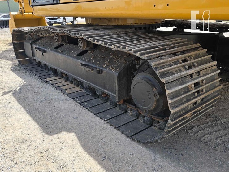 2020-caterpillar-336-image-34