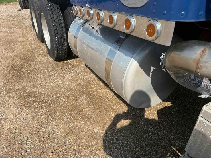 2006-peterbilt-378-image-9