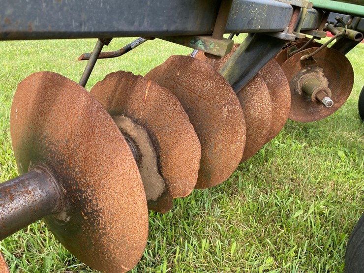 john-deere-230-image-13