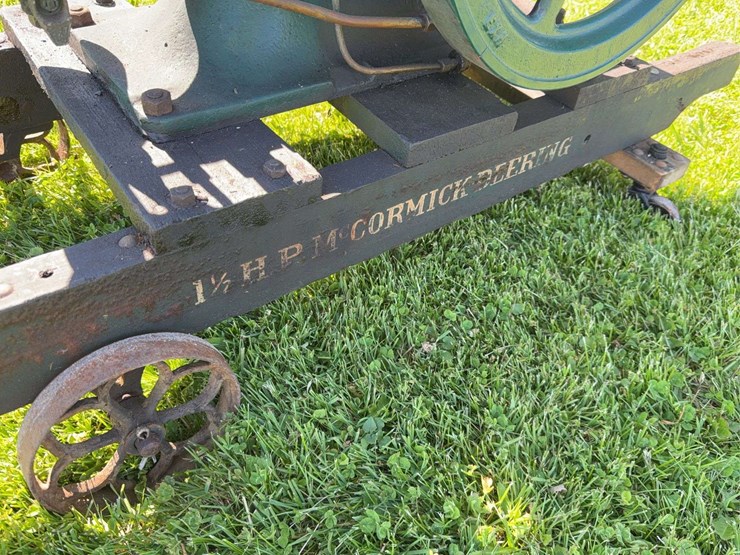 mccormick-deering-1-1/2-hp-engine-image-18