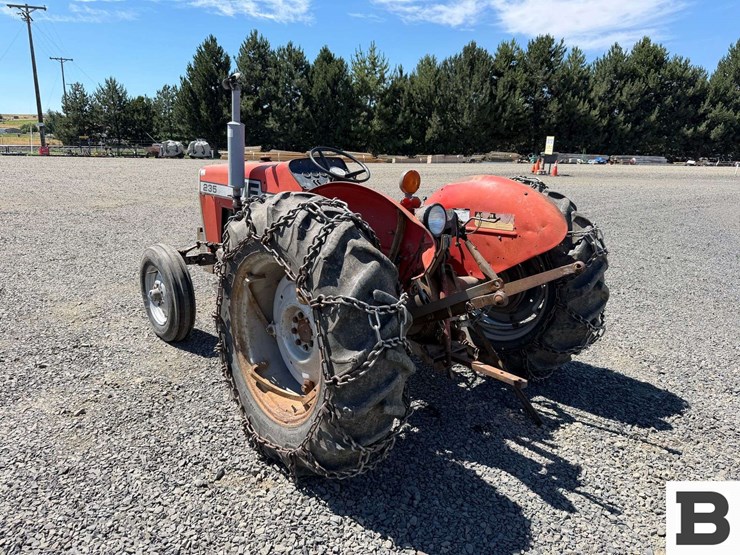 1975-massey-ferguson-235-image-3