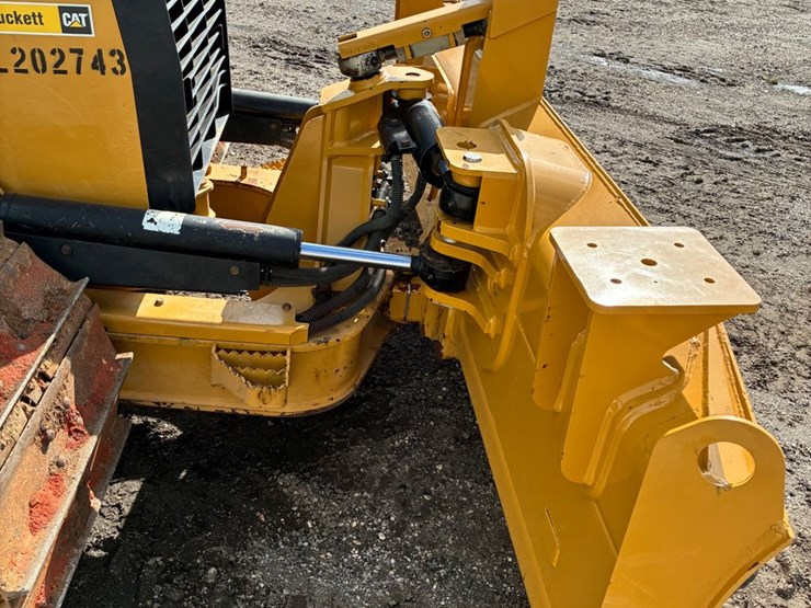 2014-caterpillar-d3k2-lgp-image-10
