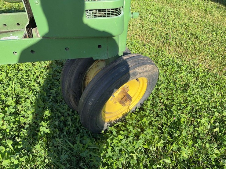 john-deere-model-b-image-12