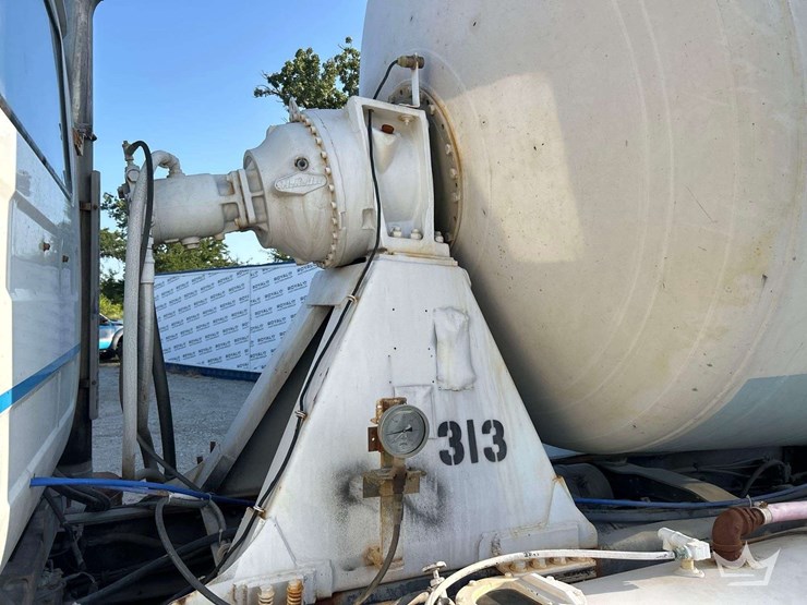 1994-mack-dm690s-image-23