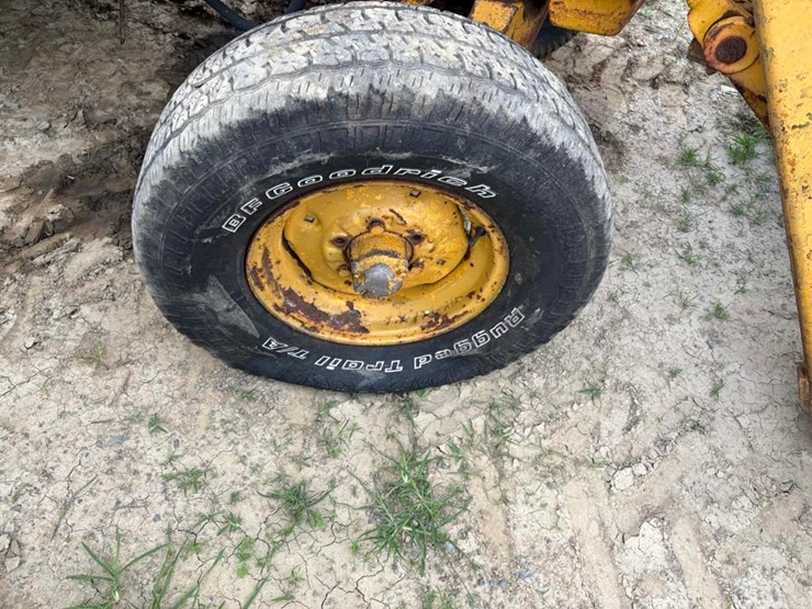 john-deere-400-image-9