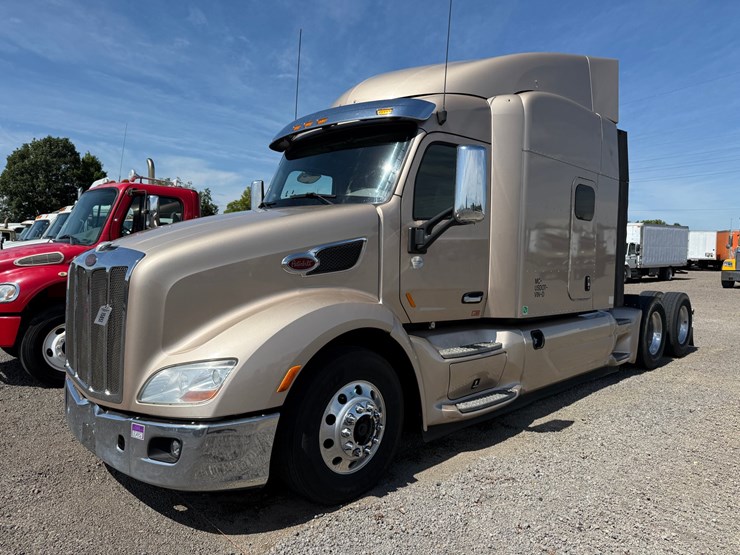 2016-peterbilt-579-image-1