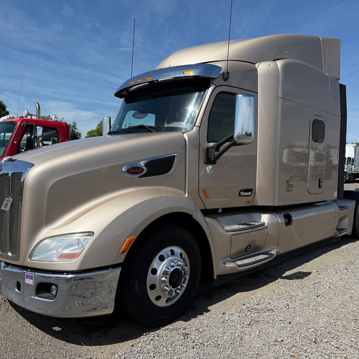 2016 PETERBILT 579