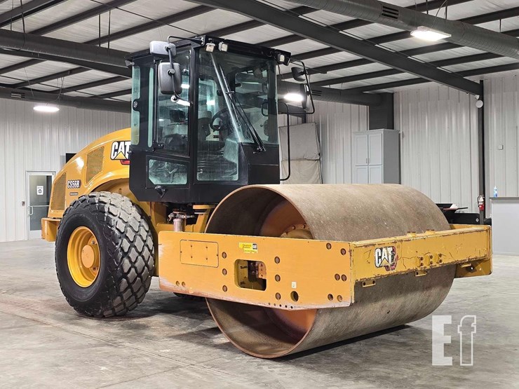 2022-caterpillar-cs56b-image-2