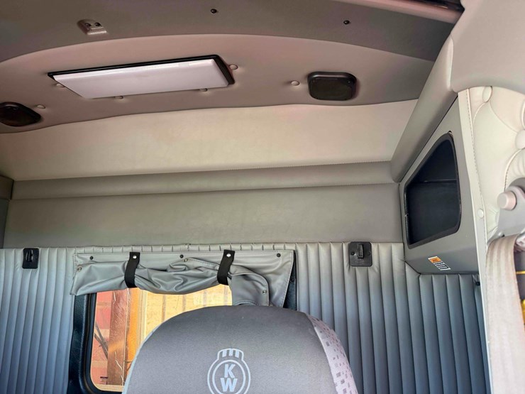 2012-kenworth-t800-image-37