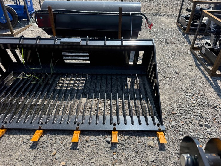 #2028-•-unused-future-rb66-67"-skid-steer-rock-bucket-c-dyscd2605153-inv#49394-image-7