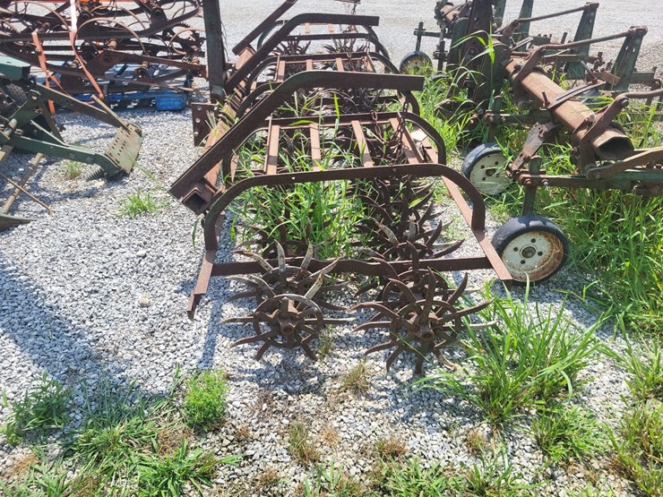 oliver-4r-3pt-hitch-rotary-hoe-image-2