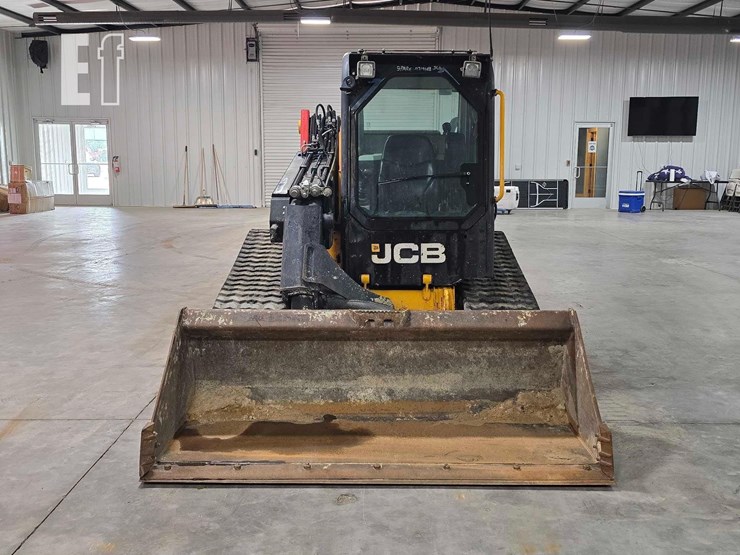 2022-jcb-3ts-8t-image-7
