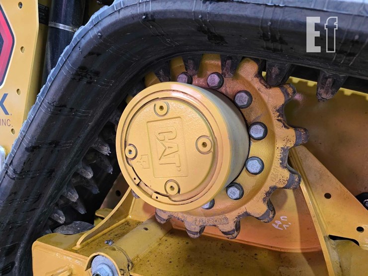 2025-caterpillar-255-image-35
