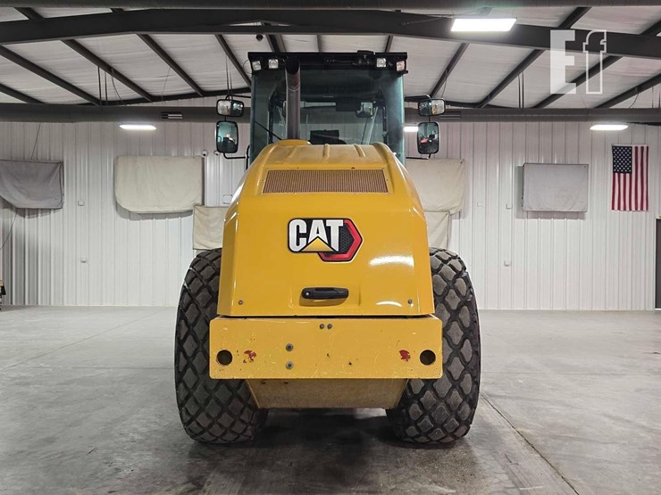 2022-caterpillar-cs56b-image-8