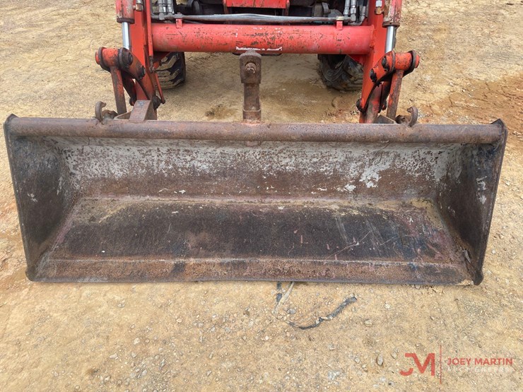 kubota-l35-loader-backhoe-image-14