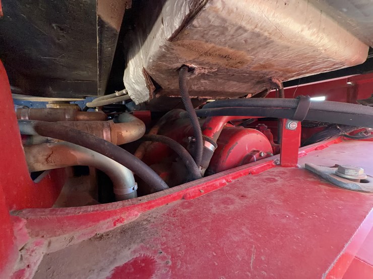 2005-case-ih-325-image-21