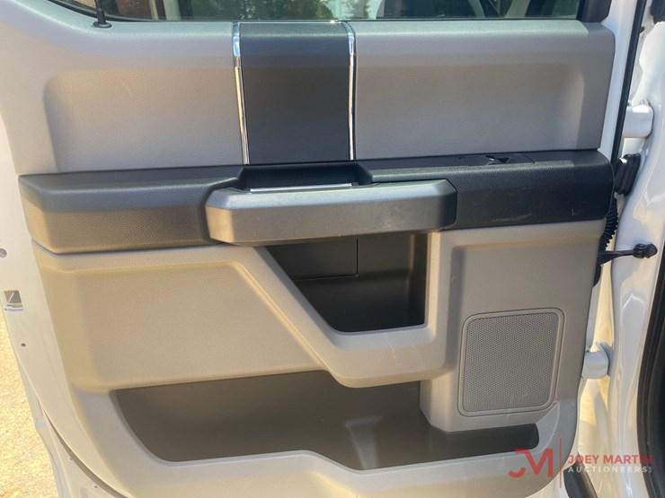 2017-ford-f-250-xlt-super-duty-pickup-truck-image-33