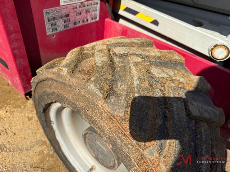 2015-mec-4069rt-rough-terrain-scissor-lift-image-6