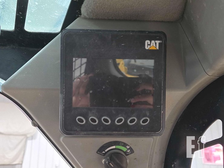 2022-caterpillar-259d3-image-21