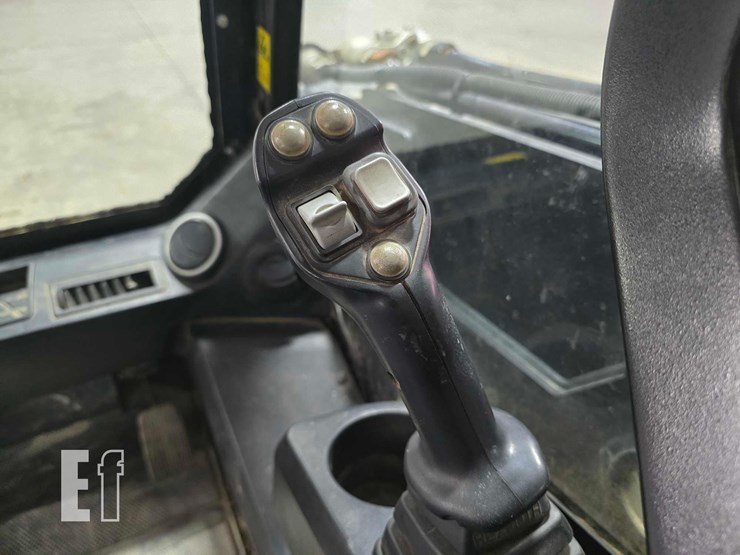 2020-jcb-3ts-8t-image-15