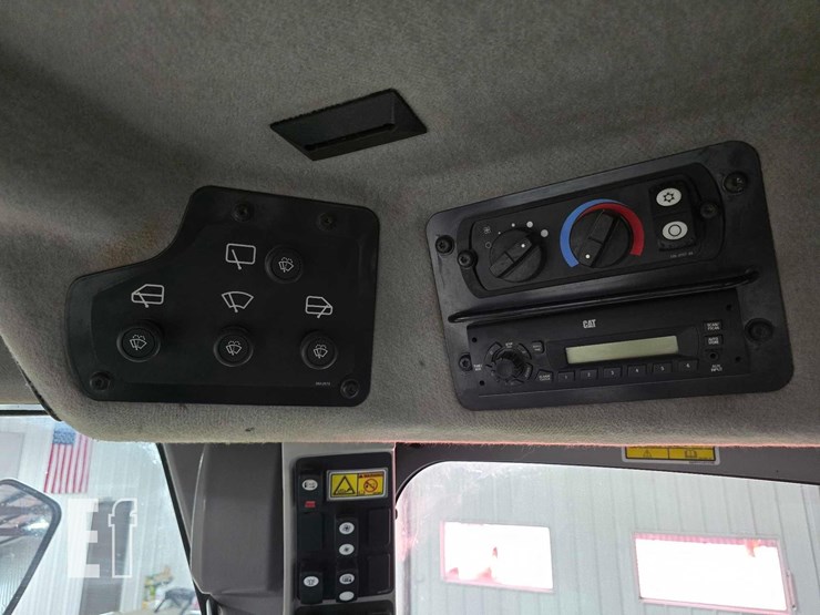 2010-caterpillar-160m-image-24