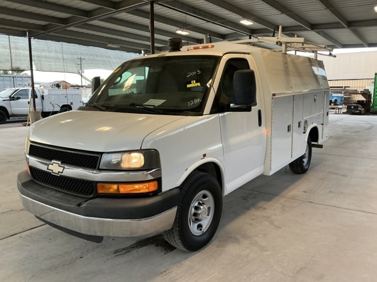 2013-chevrolet-express-3500-image-4