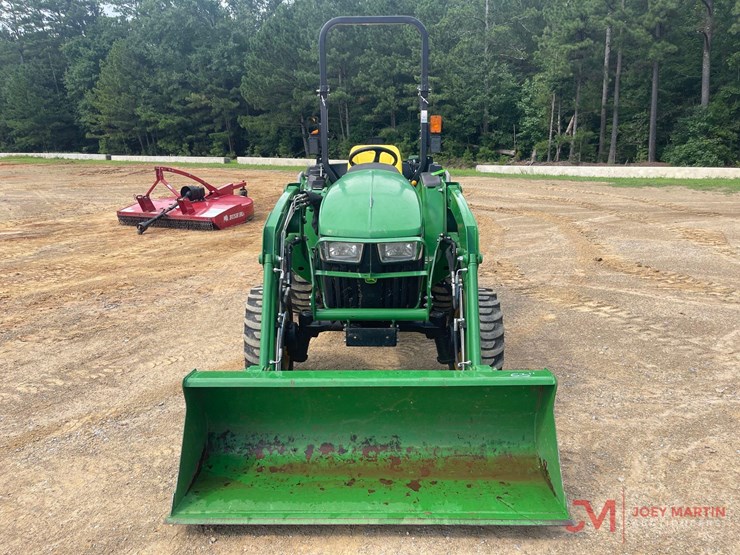john-deere-3025e-utility-tractor-image-8