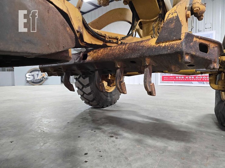 2003-caterpillar-12h-image-14