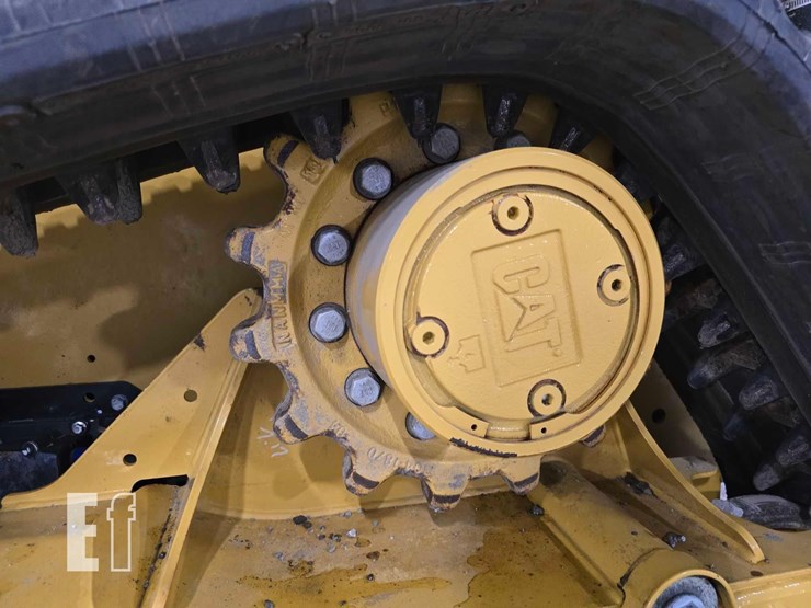 2025-caterpillar-255-image-29