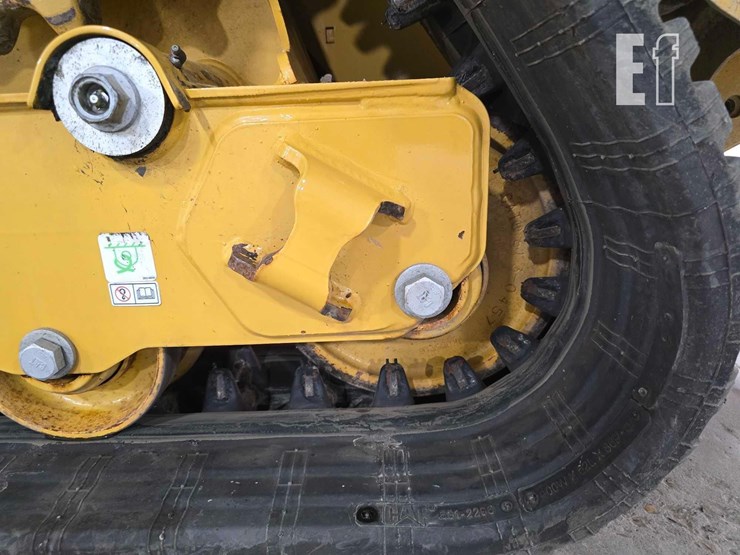 2025-caterpillar-255-image-29