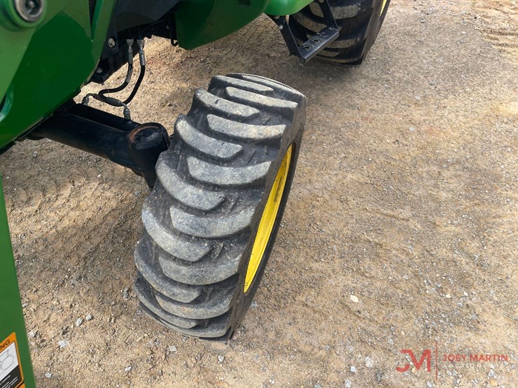 john-deere-3025e-utility-tractor-image-9