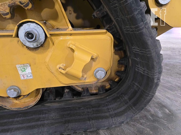 2025-caterpillar-255-image-28