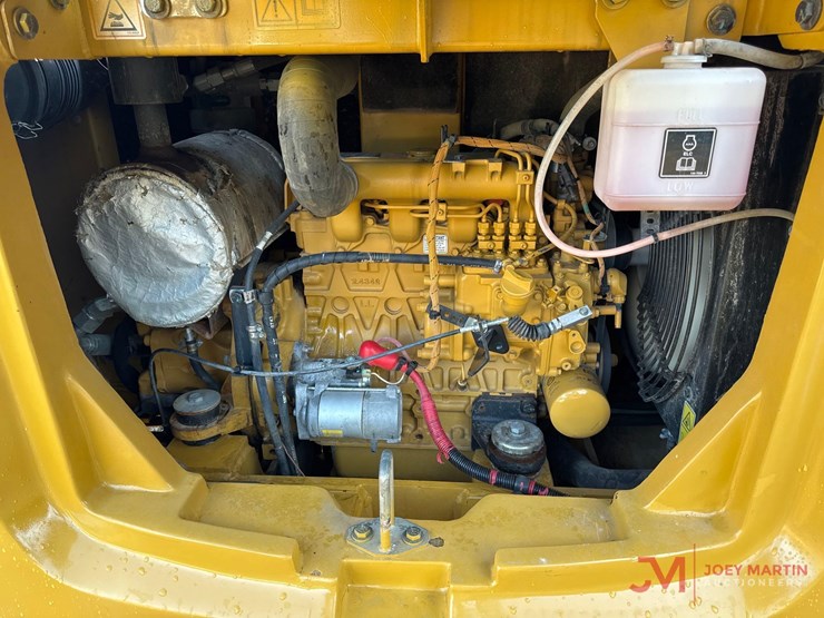 2022-caterpillar-305.5e2-image-17