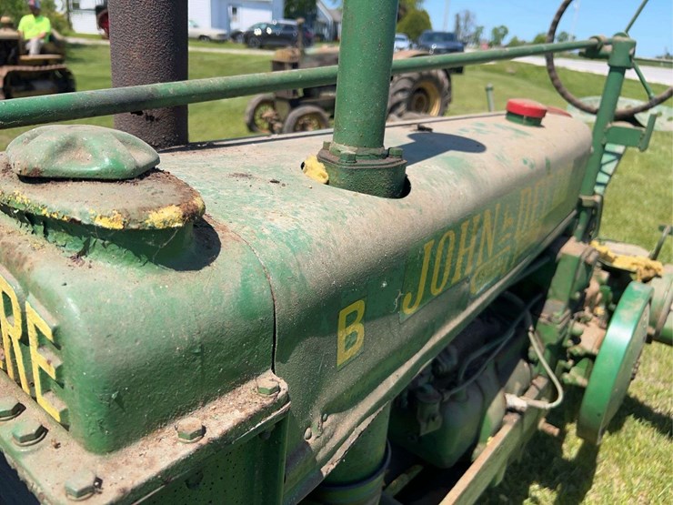 john-deere-b-image-11