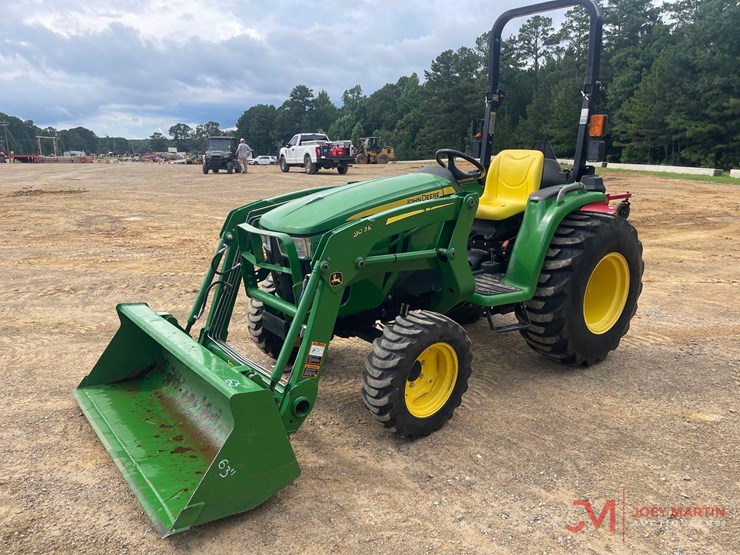 john-deere-3025e-utility-tractor-image-7