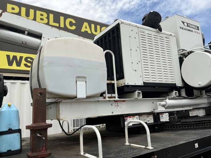 2016-freightliner-m2-106-image-13