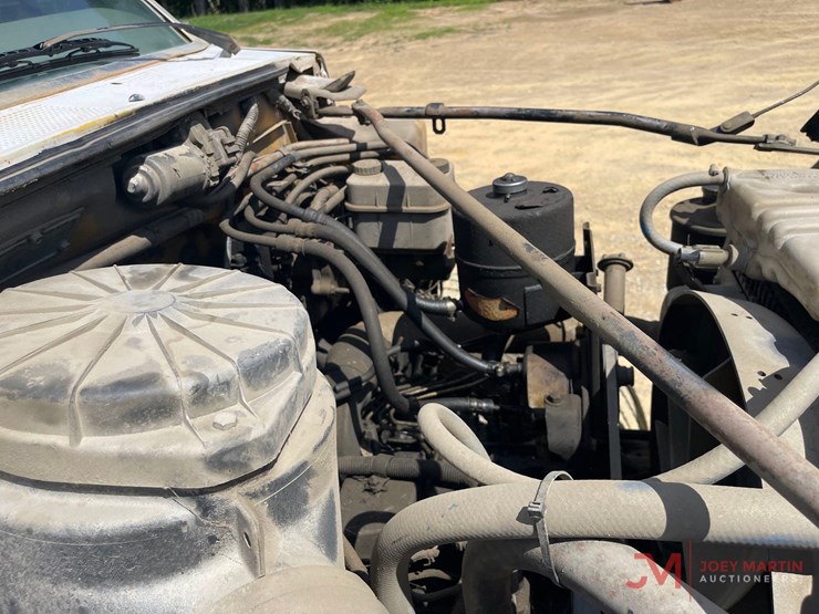 1995-ford-f800-image-16