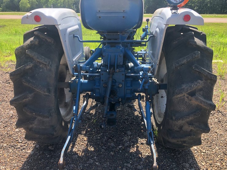 ford-tractor-image-5