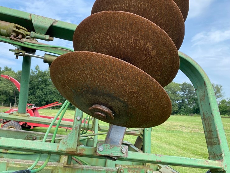 john-deere-230-image-9