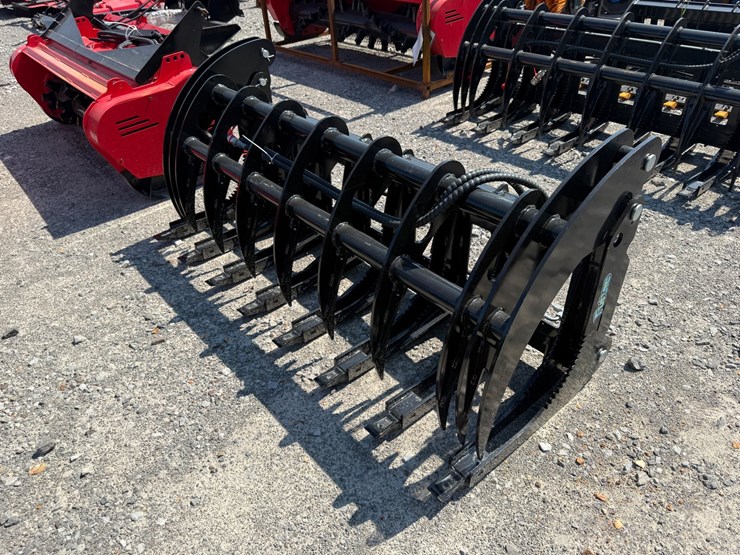 #2030-•-unused-future-clg72-72"-skid-steer-curbed-log-grabber-inv#48889-image-3