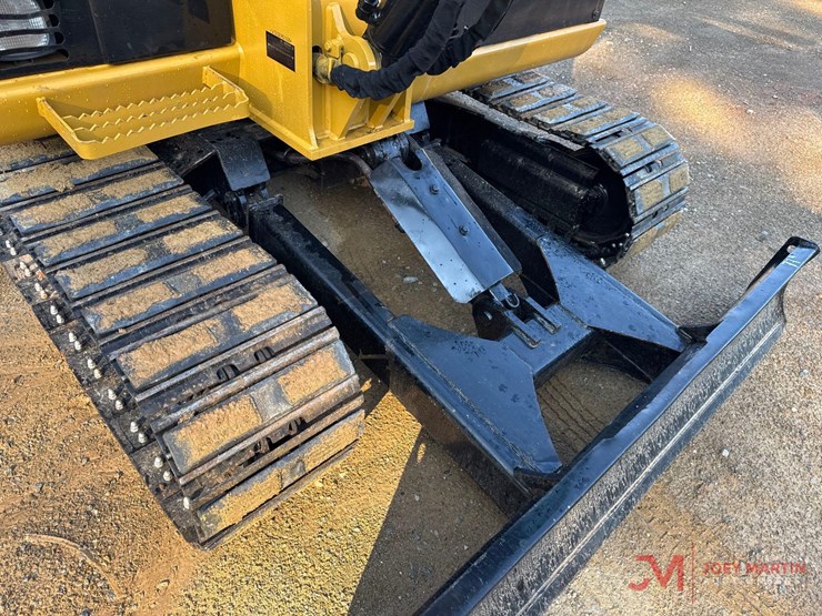 2022-caterpillar-305.5e2-image-7