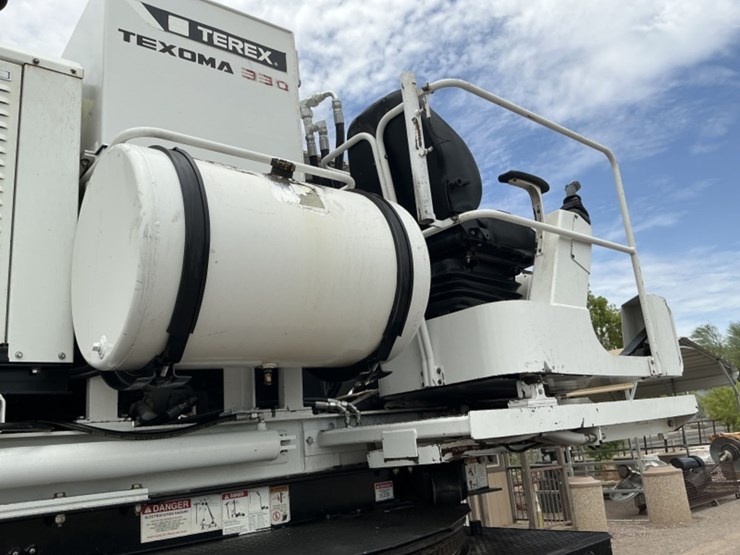 2016-freightliner-m2-106-image-14