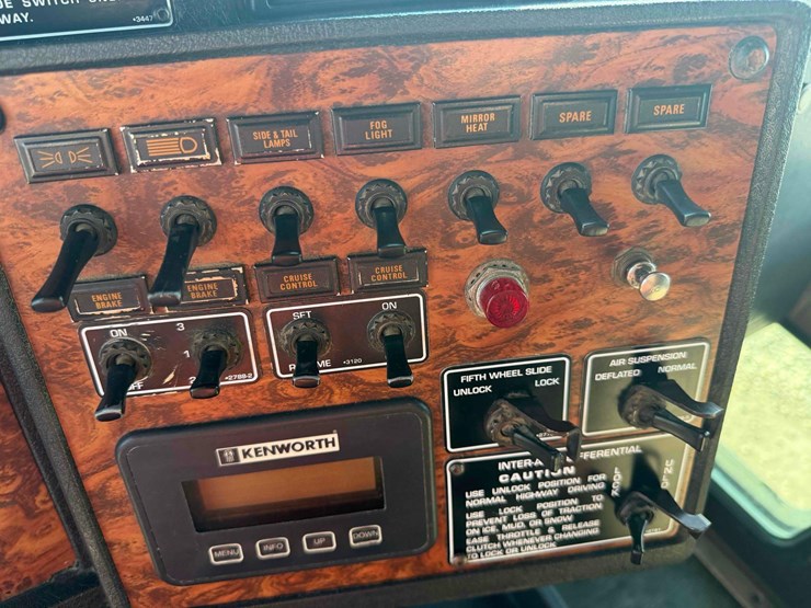 2000-kenworth-semi-image-27