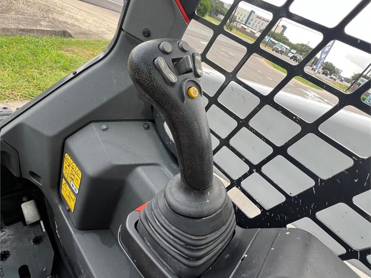 2025-bobcat-t66-image-8