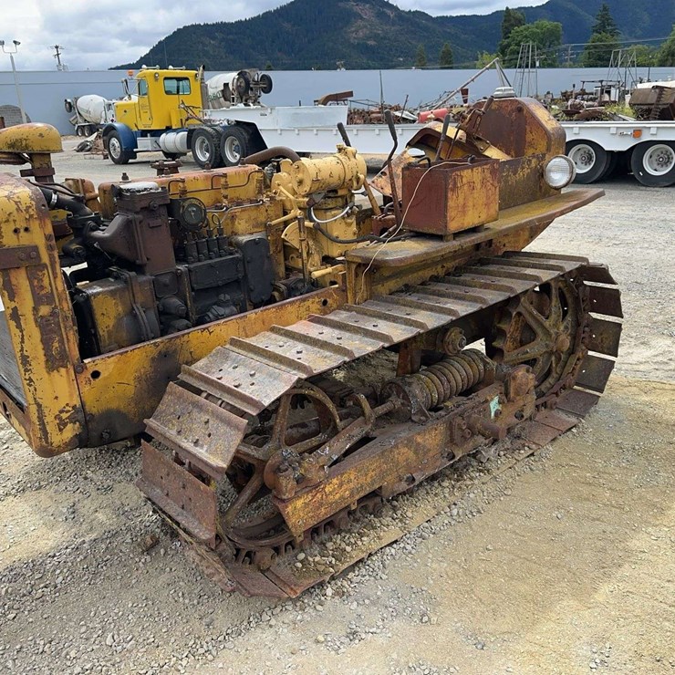 CATERPILLAR D2